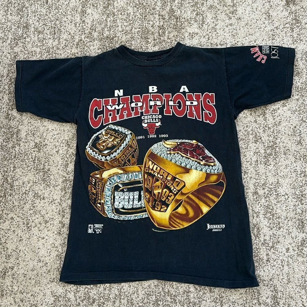 90's Chicago Bulls NBA Championship 3 Rings Tee S